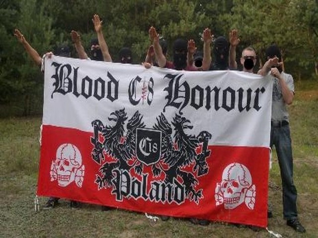 Członkowie organizacji Blood & Honor podczas spotkania na "gościnnej ziemi kujawskiej" zadecydowali o reaktywacji strony redwatch.info