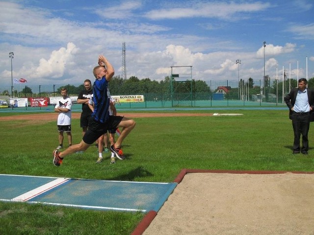 Orlik lekkoatletyczny w Gąsawie. Bardzo podobny jeszcze w tym roku powstanie w Opolu przy ulicy Koszyka.