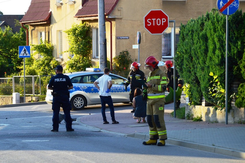 Groźna kolizja na skrzyżowaniu przy komendzie policji w Bytowie (zdjęcia)