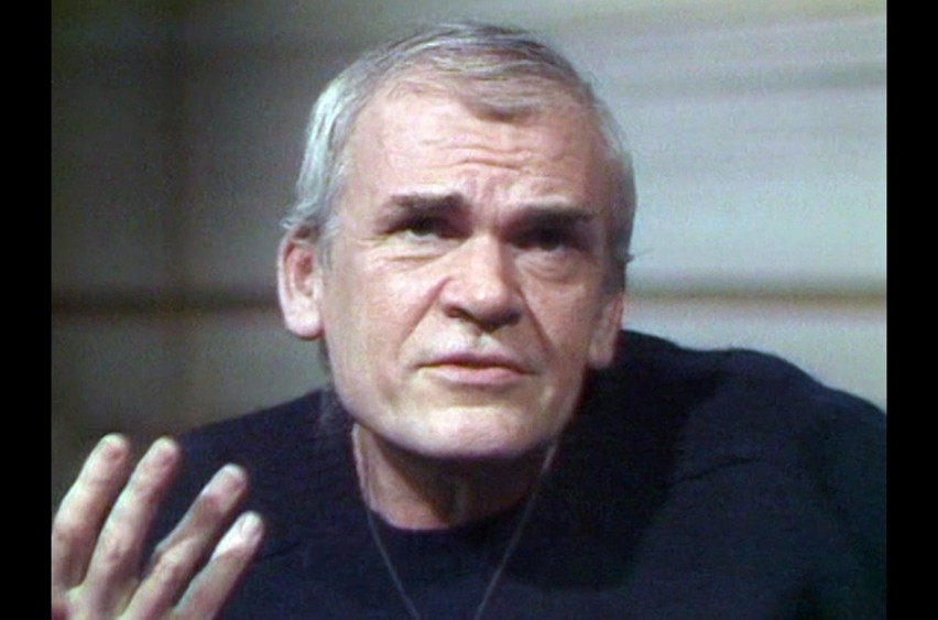 Milan Kundera nie żyje. Film o słynnym pisarzu za darmo na ARTE.tv