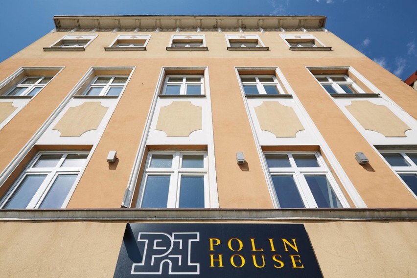 Pierwszy człon nazwy nowego hostelu Polin w języku...