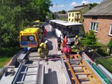 Wypadek w Mąkolicach w powiecie zgierskim. Wypadek autobusu szkolnego, kierowca w ciężkim stanie!