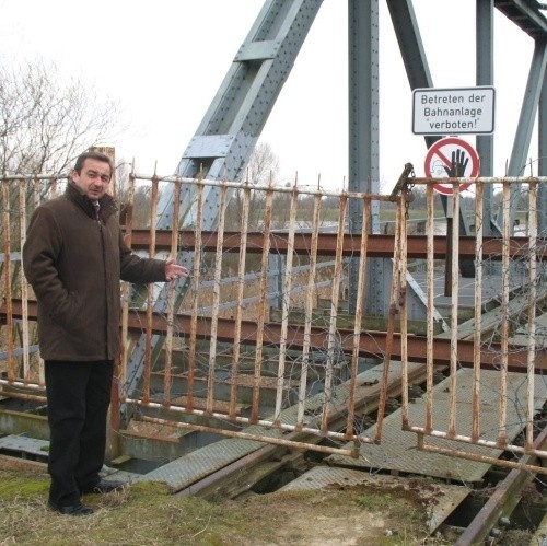 - Zrobimy wszystko, aby most mógł nas łączyć z sąsiadami po drugiej stronie Odry - zapewnia Adam Zarzycki, burmistrz Cedyni.