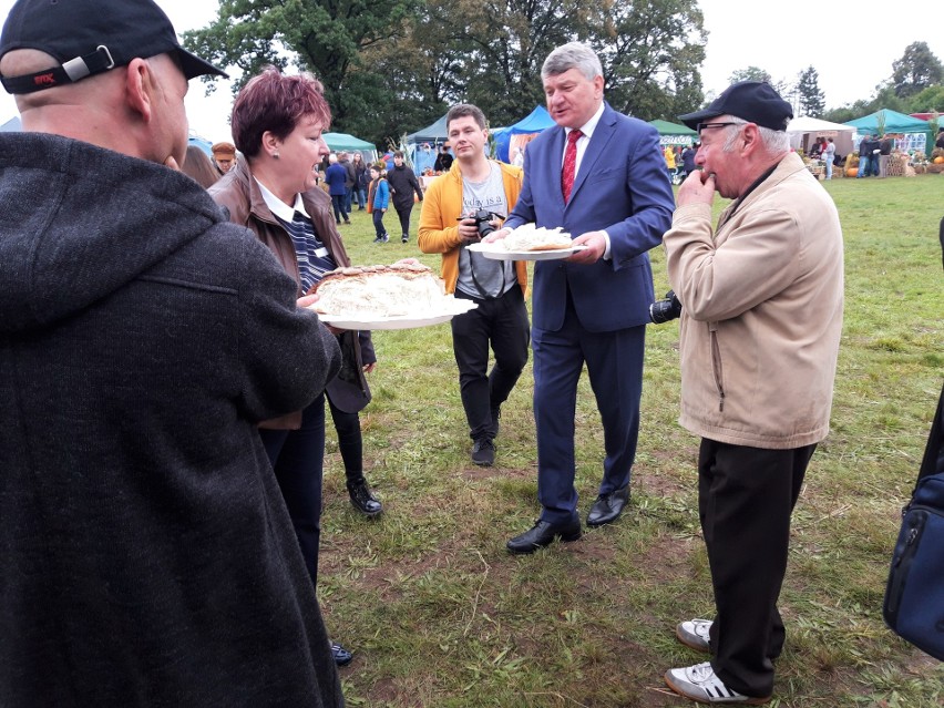Mieszkańcy całego regionu słupskiego spotkali się na Powiatowym Święcie Plonów w Osiekach