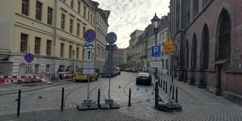 Ulica Szajnochy we Wrocławiu. Tu filmowcy kręcą "Dom pod...