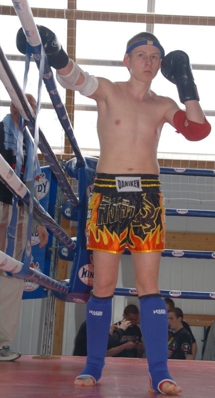 Przemysław Kmiecik z Łopuszna dobrze radzi sobie w boksie tajskim. W tym roku jego celem jest złoty medal mistrzostw Polski. 
