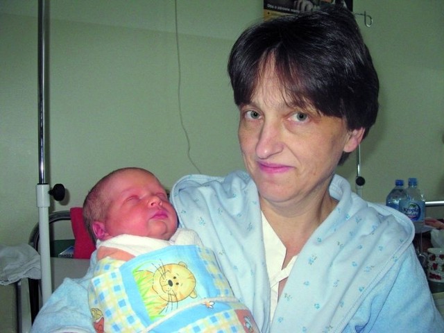 15 grudnia o godz. 8.55 przyszła na świat córeczka Anny i Krzysztofa Bykowskich z Goniądza. Dziewczynka tuż po urodzeniu ważyła 3400 g. Malutka Natalia, bo takie imię będzie nosiła nowa goniądzan-ka, jest czwartym dzieckiem państwa Bykowskich.
