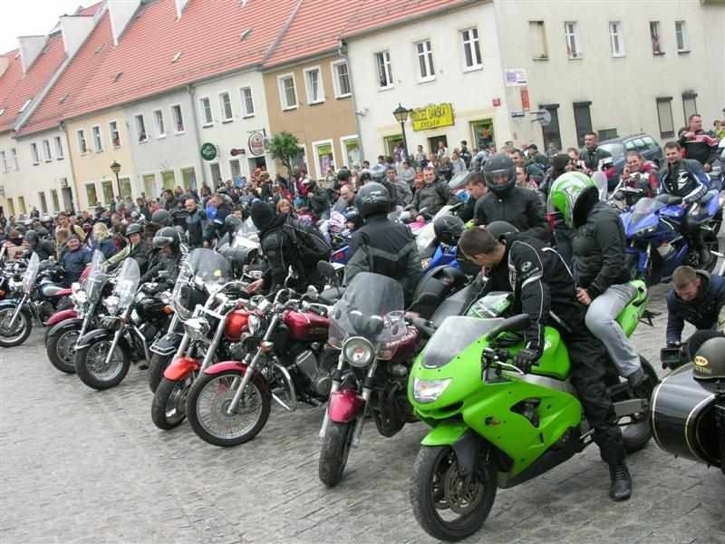 Zlot motocyklistów w Lewinie