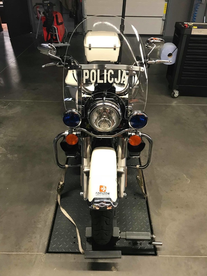 Harley-Davidson dla policji. Ma nawet drukarkę do mandatów