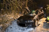 Kępno: Tragiczny wypadek. BMW wypadło z drogi. Nie żyją dwie osoby [ZDJĘCIA]