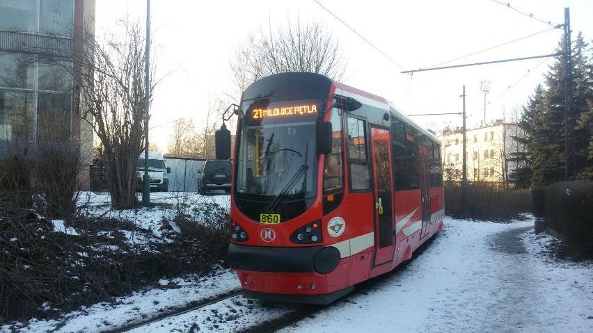 Nowe tramwaje "Skarbki" obsługują już linię nr 21 z Sosnowca do Będzina [ZDJĘCIA i WIDEO]