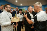 W Sandomierzu odbyła się gala Suzuki Boxing Night 25. Świetny występ Polaków i urodzinowy tort dla trenera Wojciecha Bartnika