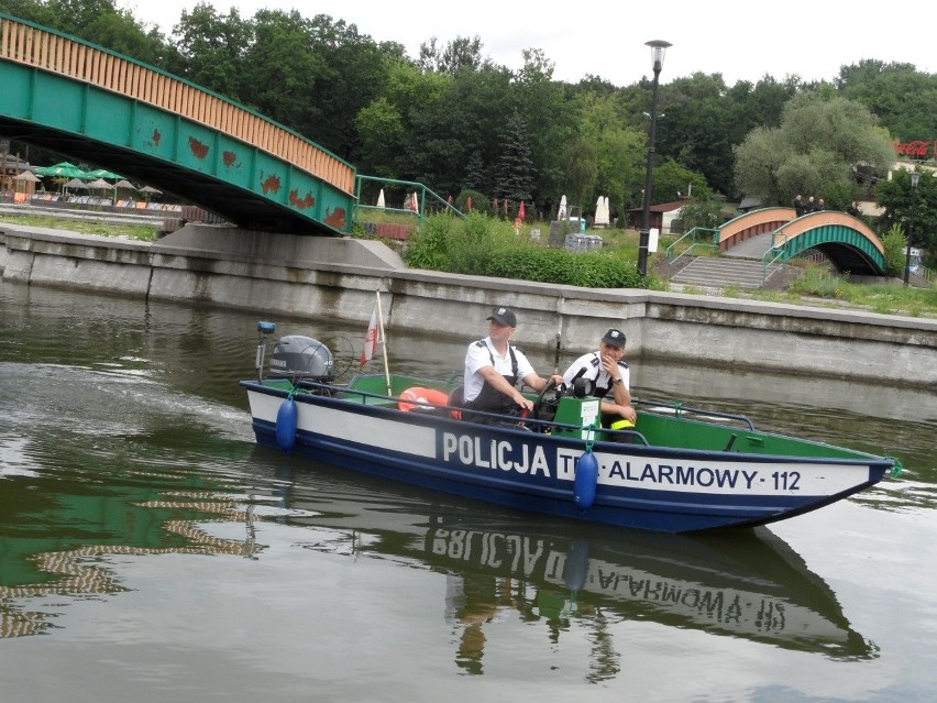 "Straż przybrzeżna" patroluje kanał w parku chorzowskim