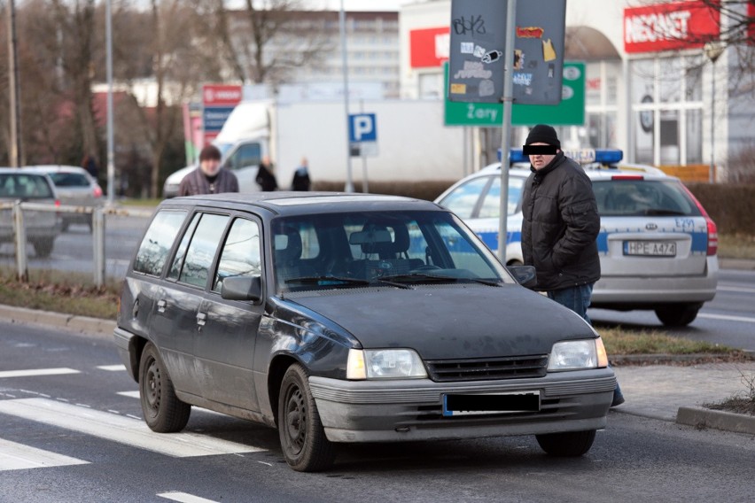 Do potrącenia kobiety doszło na przejściu przy al. Wojska...