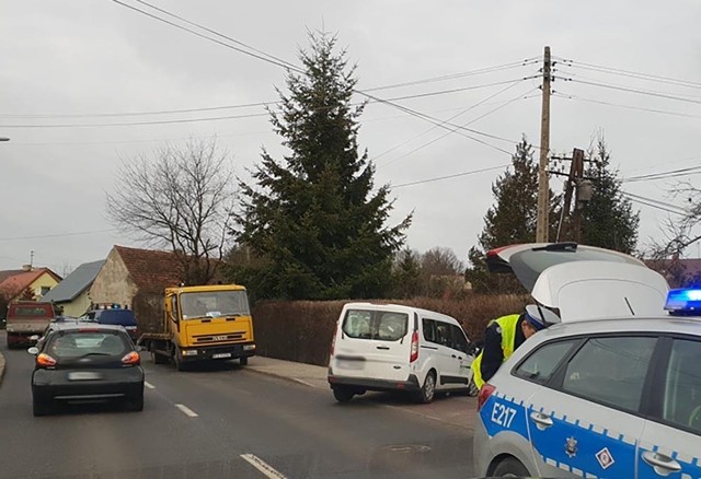 Do zderzenia doszło w poniedziałek, 7 stycznia, około godz. 12.30, na ul. Pionierów Lubuskich w Starym Kisielinie. Na szczęście nikomu nic się nie stało. Wprowadzono ruch wahadłowy. Zdarzenie zostało przez policjantów zakwalifikowane jako kolizja.Zuchwały napad na właściciela kantoru w Zielonej Górze. Złodziej ukradł 350 tys. zł. Został zatrzymany po pościgu: WIDEO