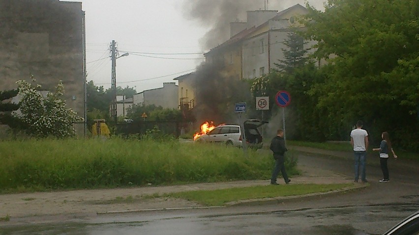 Samochód spłonął przy ul. Szczyglej w Lublinie