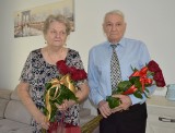 60-lecie pożycia małżeńskiego Krystyny i Tadeusza Saków z Dąbrowy Biskupiej. Diamentową parę odwiedziły władze gminy. Zdjęcia