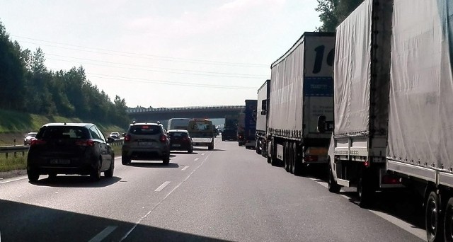 Na autostradzie A4 w niedzielę (6 listopada) od rana tworzy się korek.