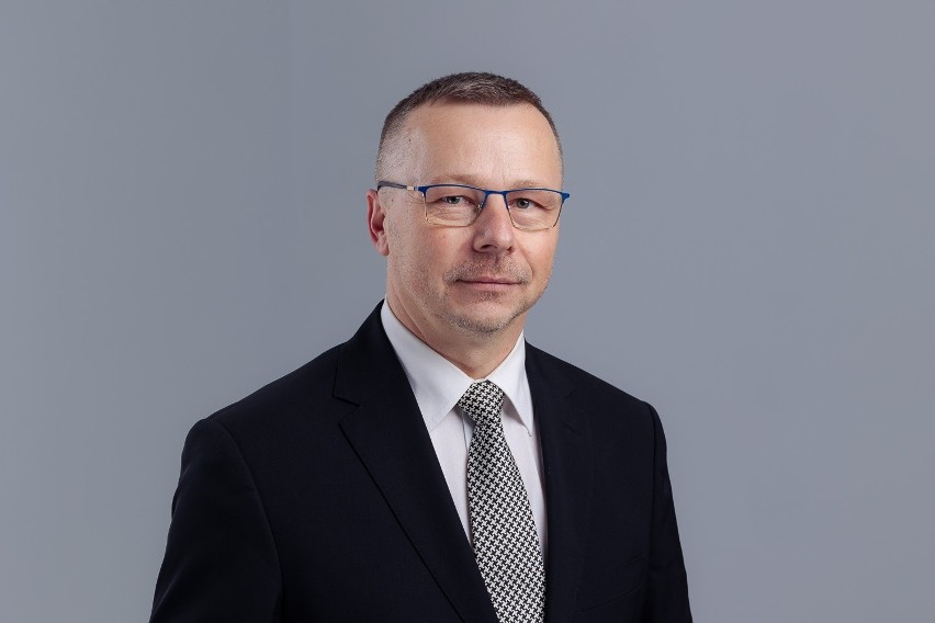 Grzegorz Gajewski to obecny burmistrz Opatowa. Ma 47 lat....