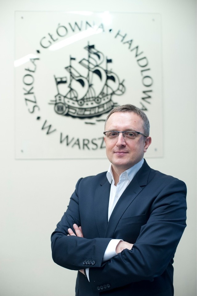 Tomasz Siemiątkowski, profesor SGH i UKSW w Warszawie, adwokat w kancelarii Głuchowski Siemiątkowski Zwara, członek Rady Fundacji Piłkarstwa Polskiego i Polsko-Amerykańskiej Fundacji Onkologicznej