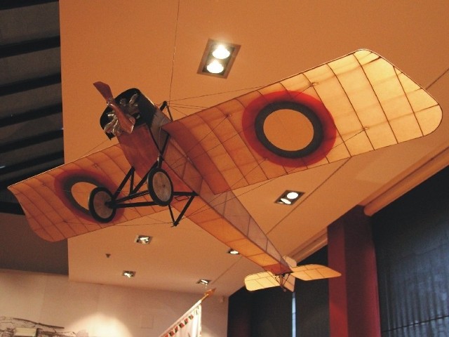 Wykonany w skali 1:5 model samolotu Morane-Saulnier można oglądać w Muzeum Narodowym Ziemi Przemyskiej.