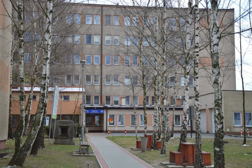 Koronawirus. W szpitalu w Brzesku coraz więcej potwierdzonych zakażeń wśród personelu i pacjentów