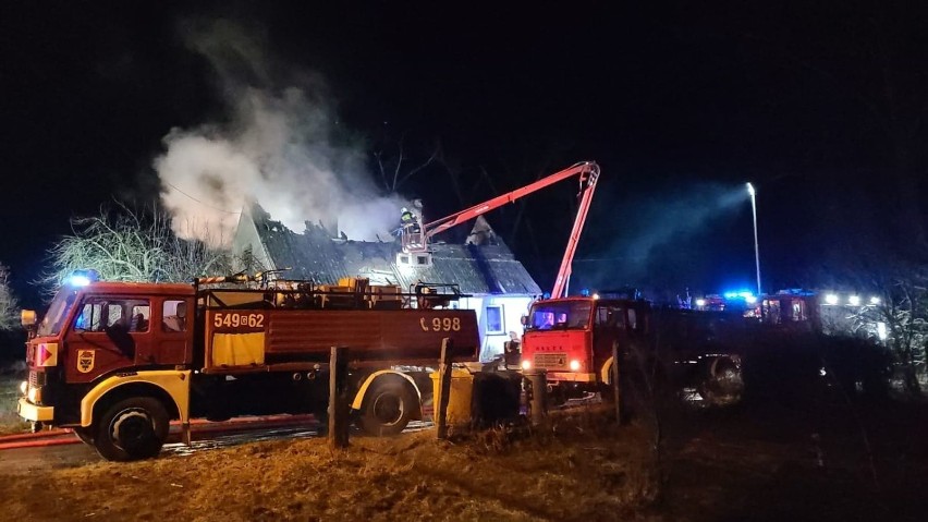 Pomoc dla pogorzelców z Bielska koło Morzeszczyna! W pożarze domu dwie rodziny straciły dorobek życia