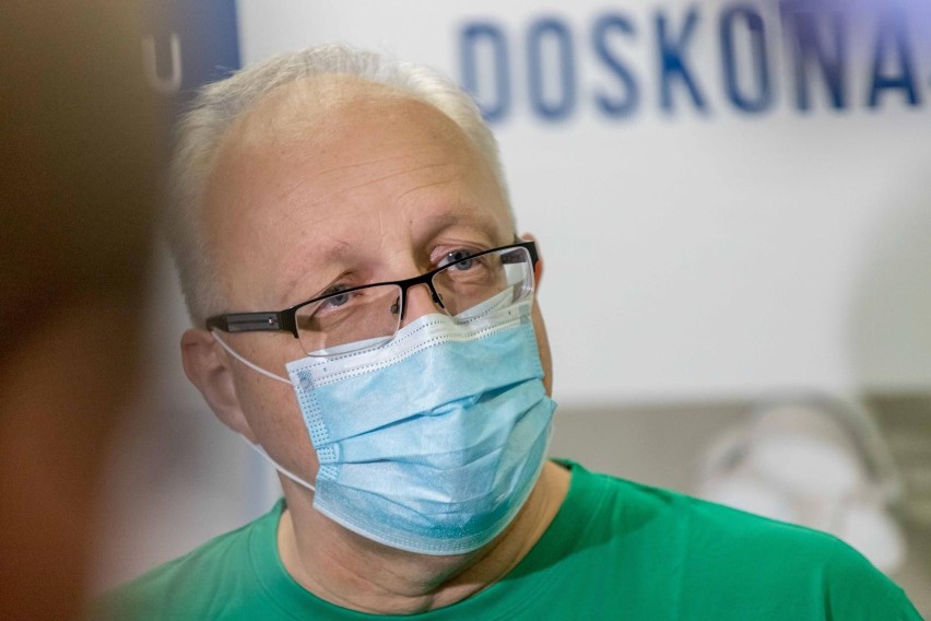 Prof. Robert Flisiak, kierownik Kliniki Chorób Zakaźnych i...