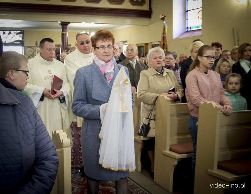 Do kościoła pw. NMP Wspomożenia Wiernych w Rojewie...