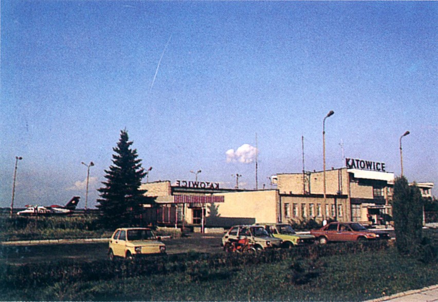 Terminal pasażerski lotniska w Mierzęcicach. Latach...