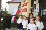 Gmina Wieliczka. Jedna z najmniejszych szkół w Polsce zyskała imię i sztandar [ZDJĘCIA]