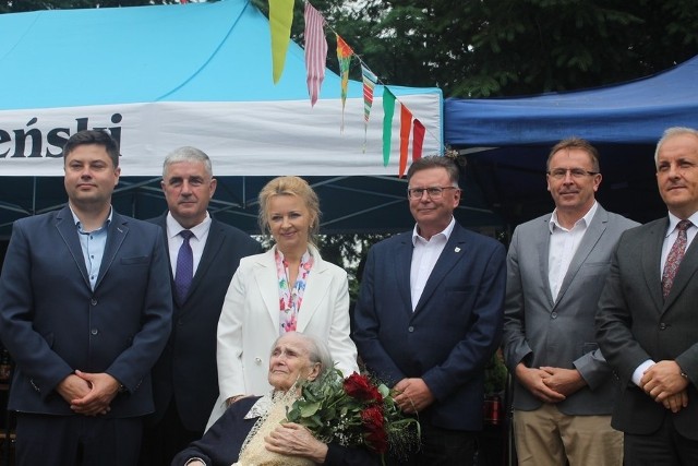 Wanda Miłoszewska swoje 101. urodziny świętowała podczas pikniku rodzinnego w DPS w Kamieniu. Otrzymała medal marszałka Unitas Durat
