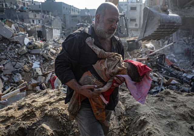 Co najmniej 80 osób zginęło podczas izraelskiego nalotu na obóz uchodźców w Strefie Gazy. Większość ofiar to kobiety i dzieci