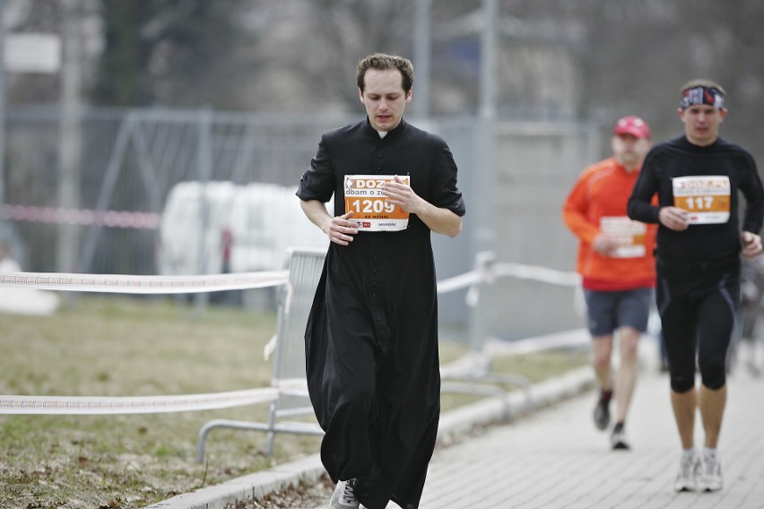 Tak jak zawsze u niego wszystko zadziało się szybko. Zamówił...