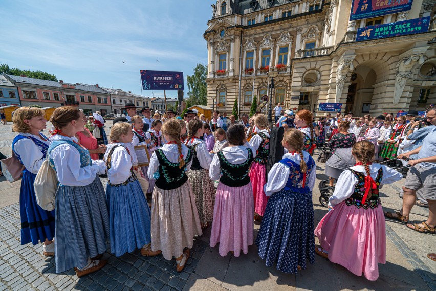 Nowy Sącz. Pożegnanie Dzieci Gór na sądeckim rynku [ZDJĘCIA]