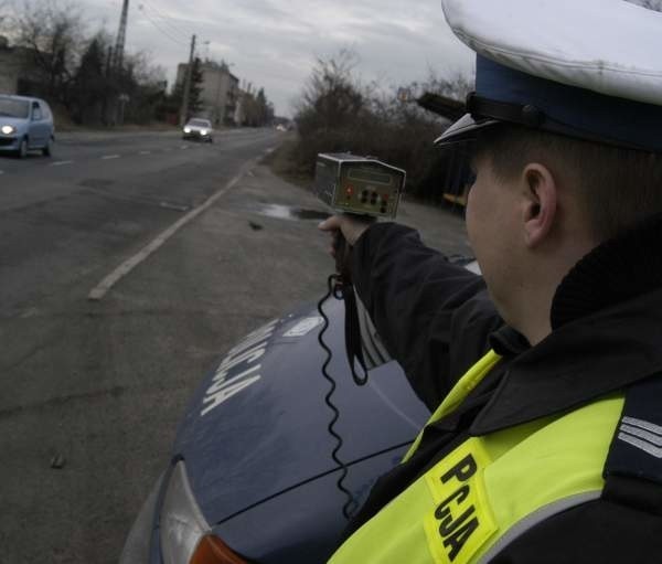 Macieja M. policjanci zatrzymali za przekroczenie prędkości.