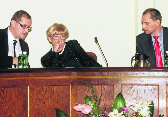 Prezydium od lewej: Michał Kądziołka, Bożena Jawor i Tomasz Cisoń