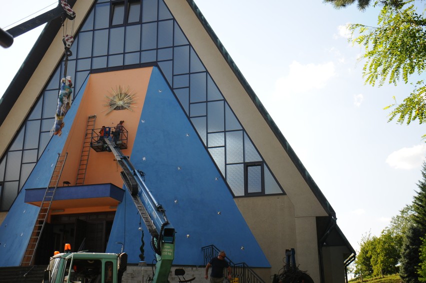 Zagórze. Największa figura Maryi w archidiecezji krakowskiej w środę zostanie poświęcona [ZDJĘCIA]