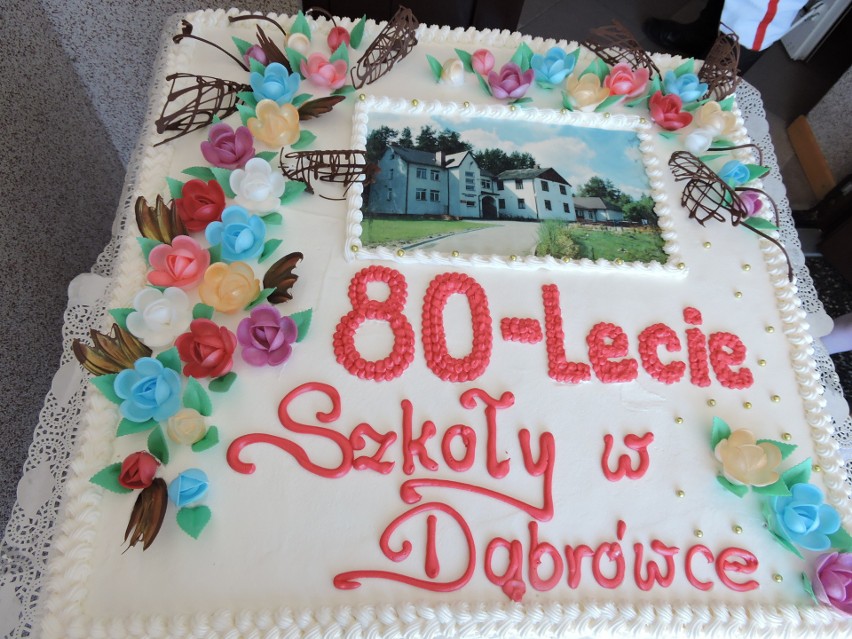 Szkoła w Dąbrówce skończyła 80 lat [ZDJĘCIE]