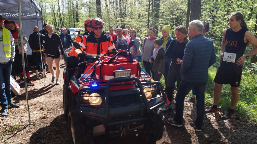 Tłumy biegaczy w lesie Kyndra w Jastrzębiu