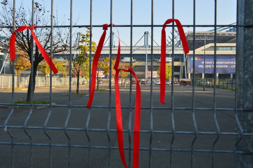 Kraków. Wróżbita oczyścił stadion Wisły [ZDJĘCIA, WIDEO]