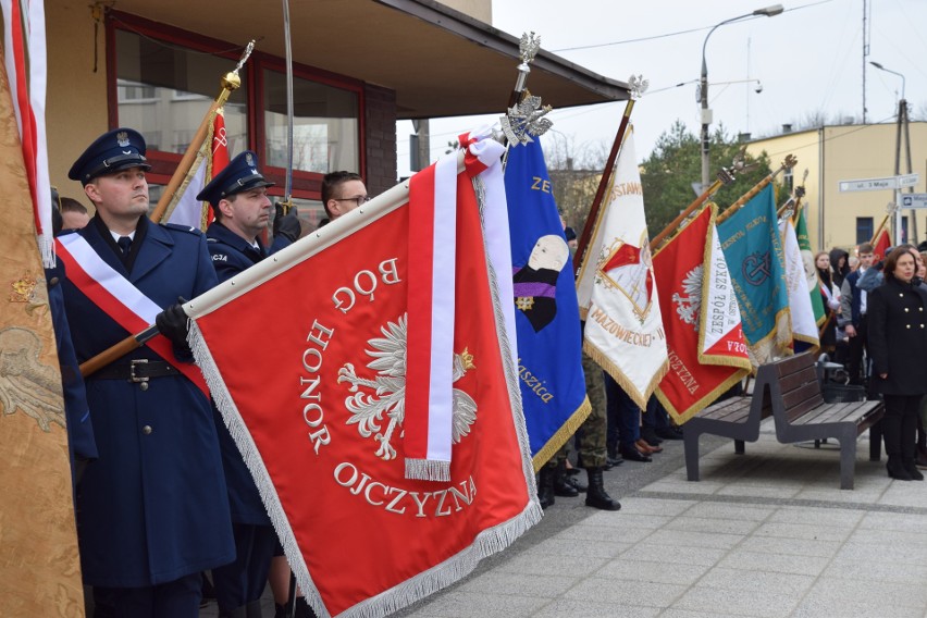 Narodowy Dzień Pamięci Żołnierzy Wyklętych w Ostrowi Mazowieckiej. Obchody odbyły się 1.03.2024 przed pomnikiem