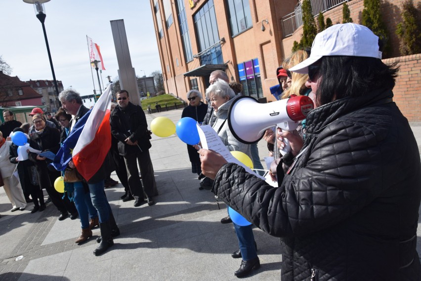 Śpiewanie "Ody do radości" zaczęło się o 12.00.