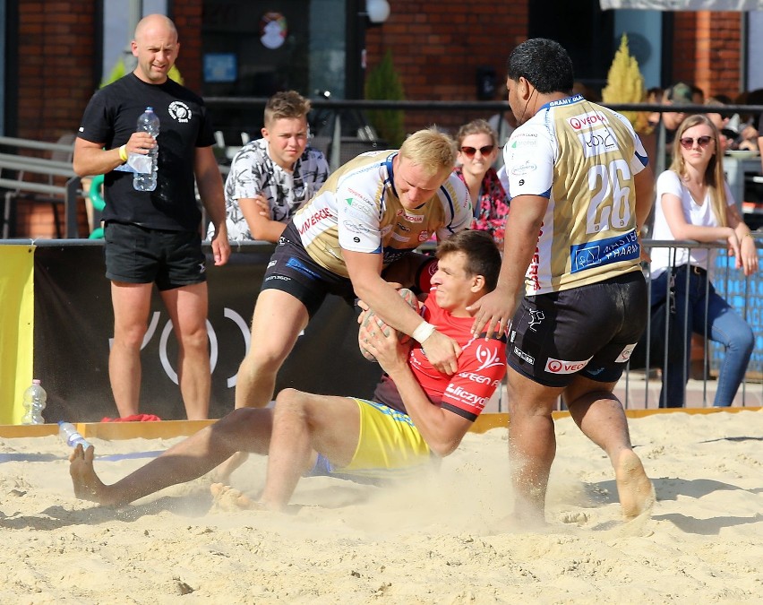 Bierhalle Manufaktura Beach Rugby 2020. Pogoń Siedlce przed Master Pharm Budowlanymi [ZDJĘCIA]