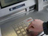 Zobacz, jak bezpiecznie korzystać z bankomatu 