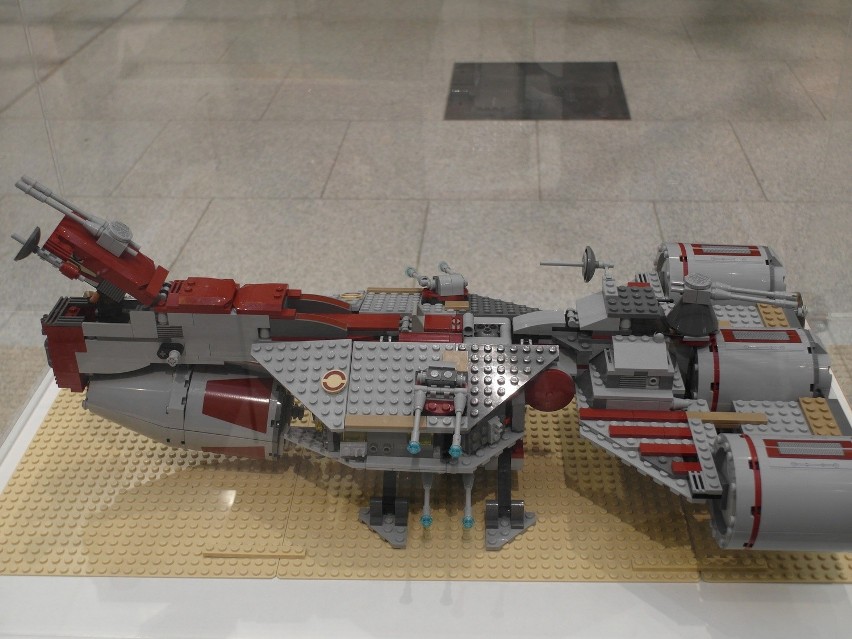 Lego Star Wars w Sukcesji. Zobacz, jak wygląda Sokół Millenium wykonany z klocków [ZDJĘCIA]