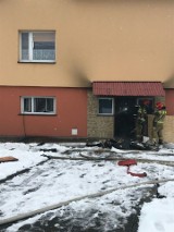 Pożar domu w Pawlikowicach pod Wieliczką. Akcja gaśnicza powoduje utrudnienia w ruchu na DW 964
