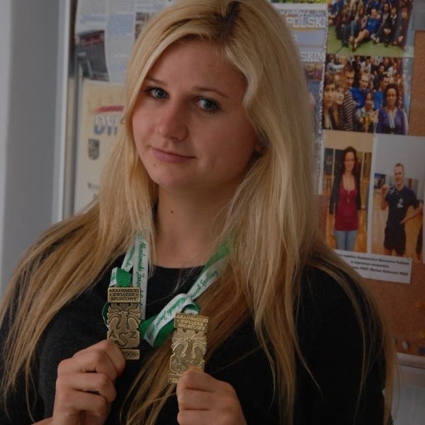 Anna Narel zdobyła złoty medal Akademickich Mistrzostw Polski w grze pojedynczej kobiet w badmintona.