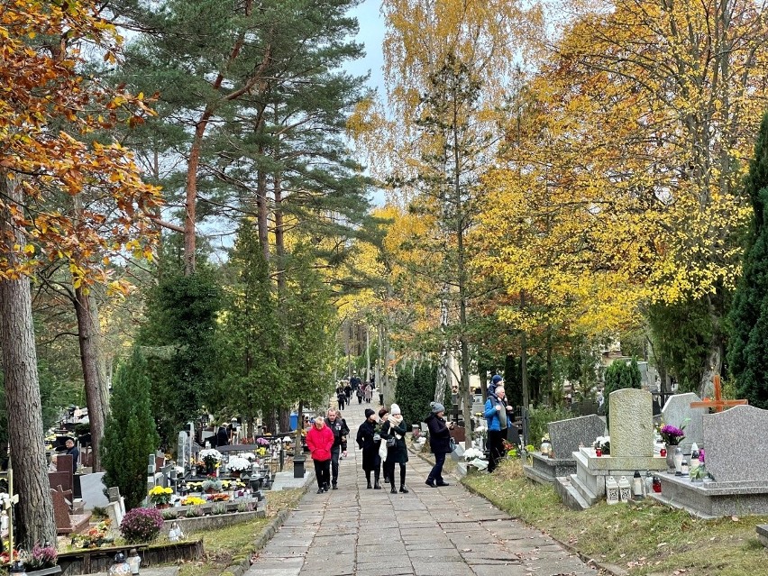 Wszystkich Świętych na cmentarzu w Międzyzdrojach
