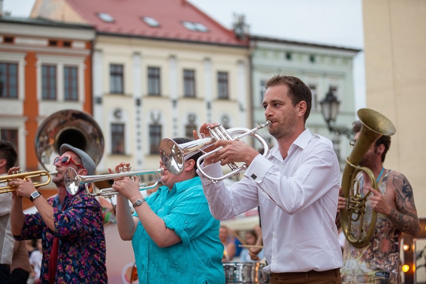 31 ULICA. Międzynarodowy Festiwal Teatrów Ulicznych dzień 1 [ZDJĘCIA]